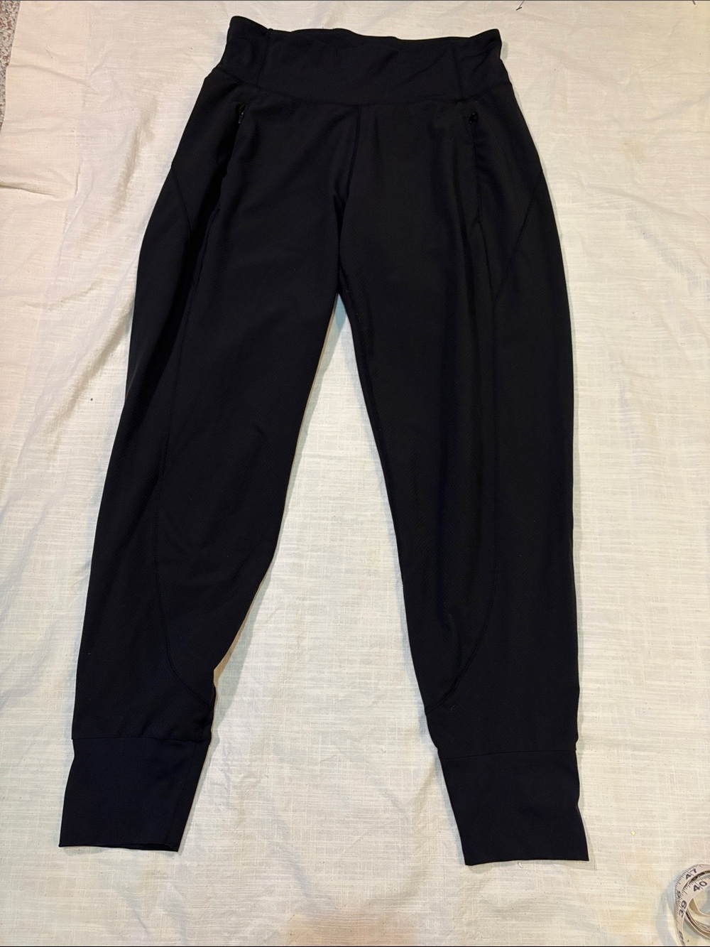 ATHLETA Distance jogger size small black